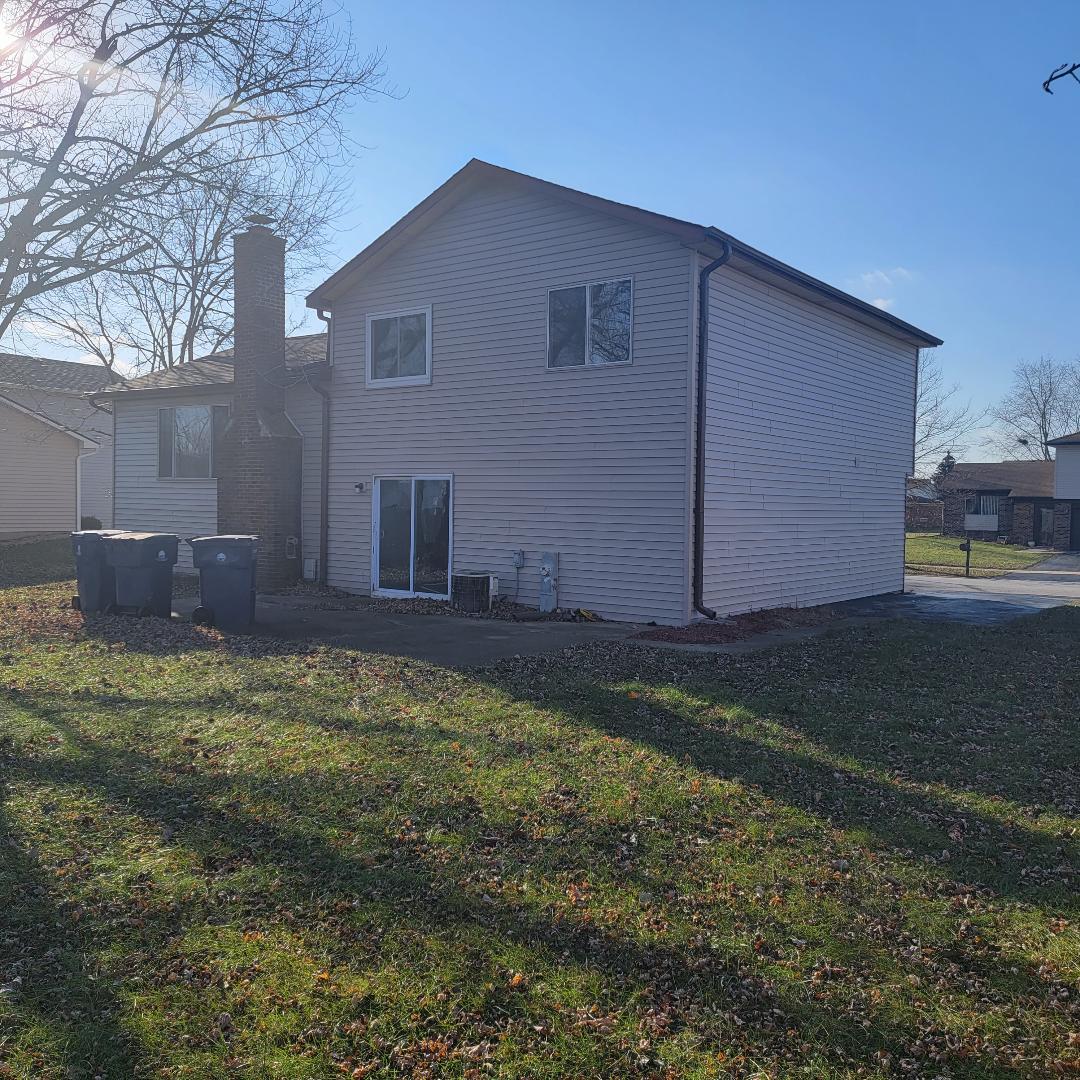 217 Pheasant Road Matteson, IL 60443 - Photo 27 of 27 a backyard of a house