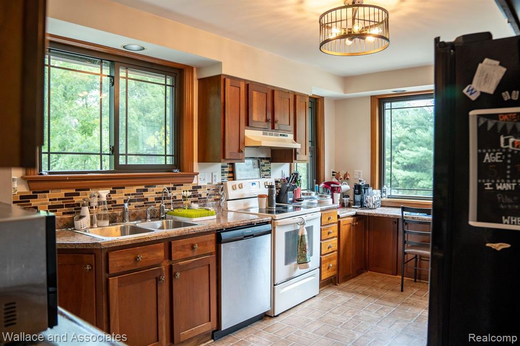 7101 Gardner Line Road Lexington, MI 48450 - Photo 8 of 35