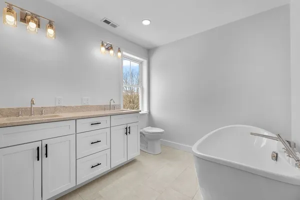 $1,299,900 | 335 Salem Street, North Andover, MA 01845
