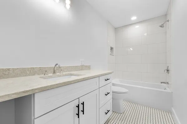 $1,299,900 | 335 Salem Street, North Andover, MA 01845