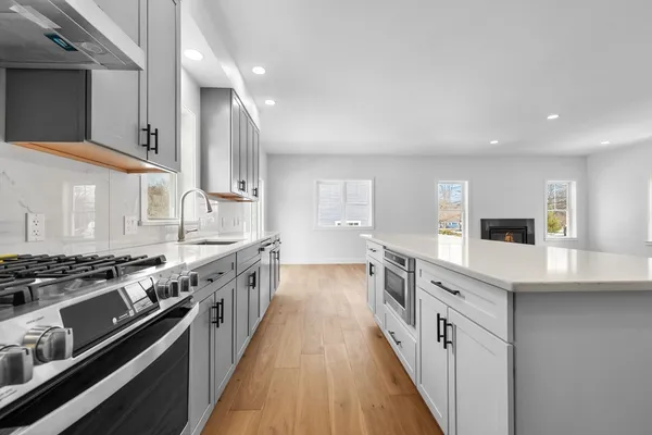 $1,299,900 | 335 Salem Street, North Andover, MA 01845