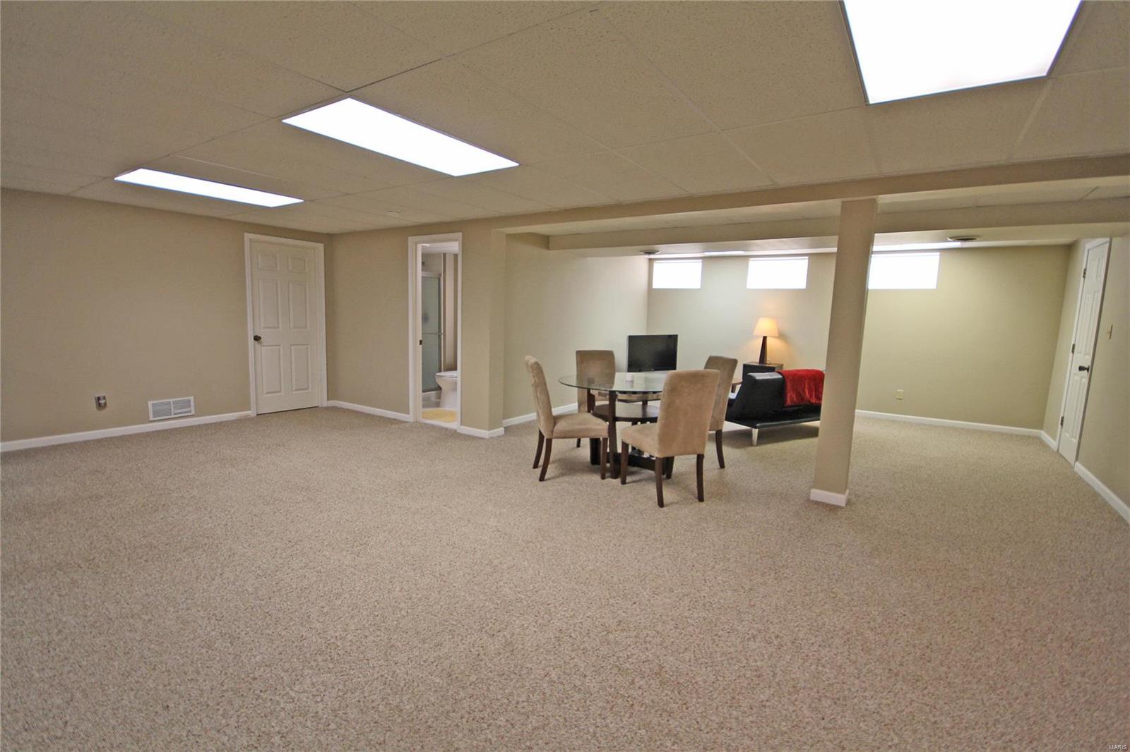 14191 Ladue Road Chesterfield, MO 63017 - Photo 25 of 31 Gallery Image 25