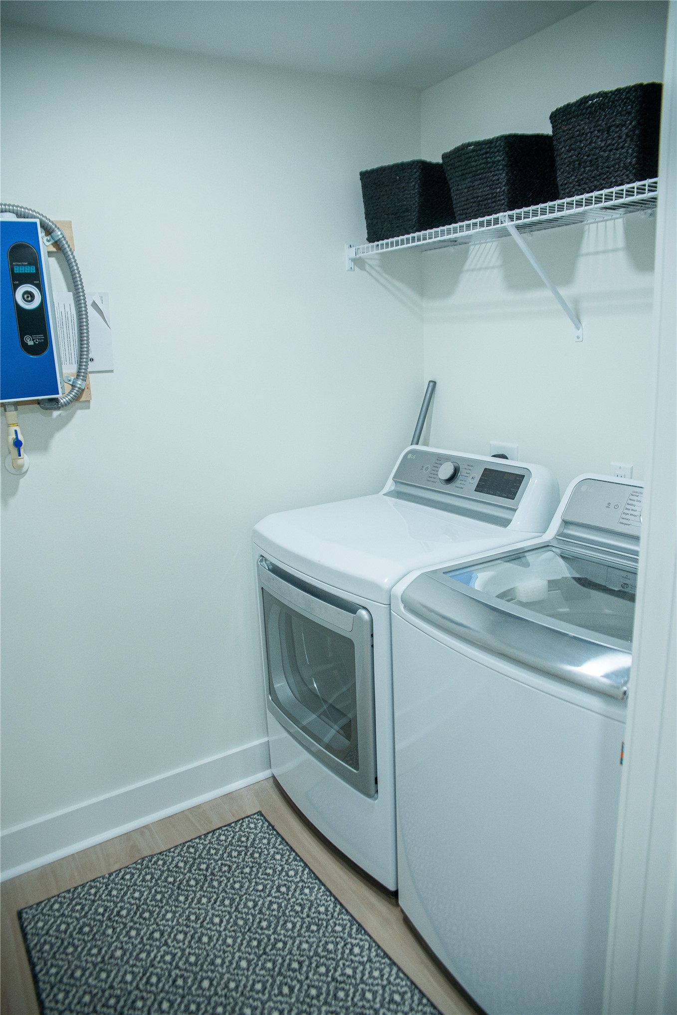 610 Division Street Fernandina Beach, FL 32034 - Photo 38 of 43 a utility room with dryer and washer