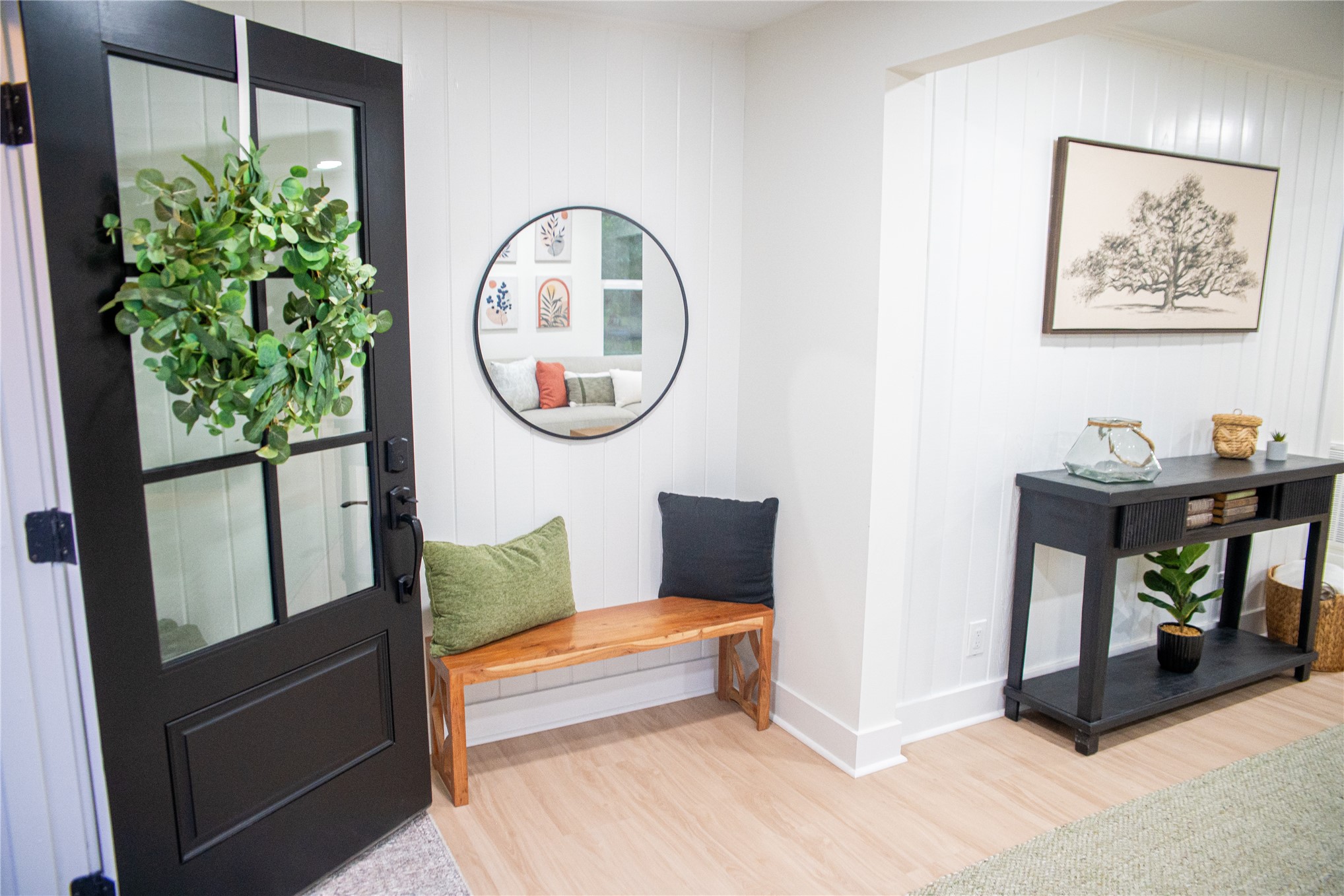 610 Division Street Fernandina Beach, FL 32034 - Photo 7 of 43 a living room with furniture and a potted plant