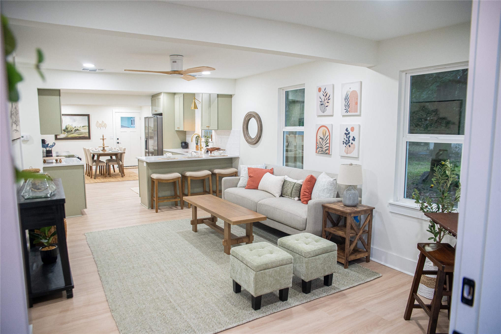 610 Division Street Fernandina Beach, FL 32034 - Photo 10 of 43 a living room with furniture and a large window
