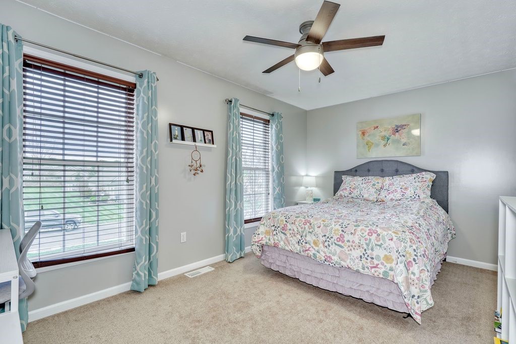 1027 Pondbrook Point Webster, NY 14580 - Photo 27 of 40