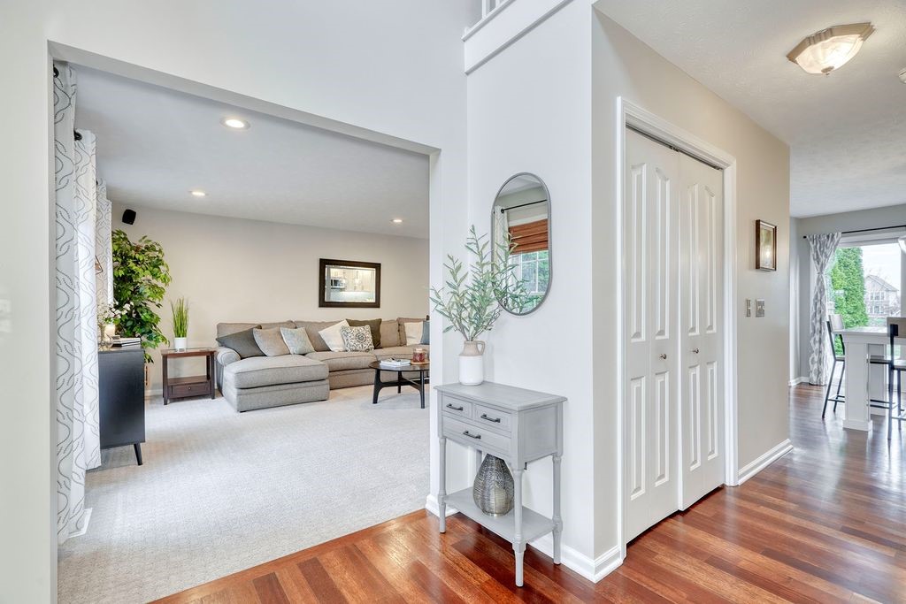 1027 Pondbrook Point Webster, NY 14580 - Photo 3 of 40