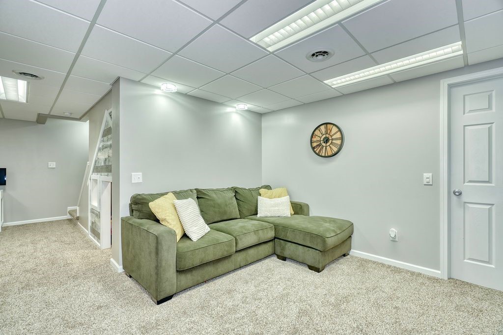 1027 Pondbrook Point Webster, NY 14580 - Photo 33 of 40