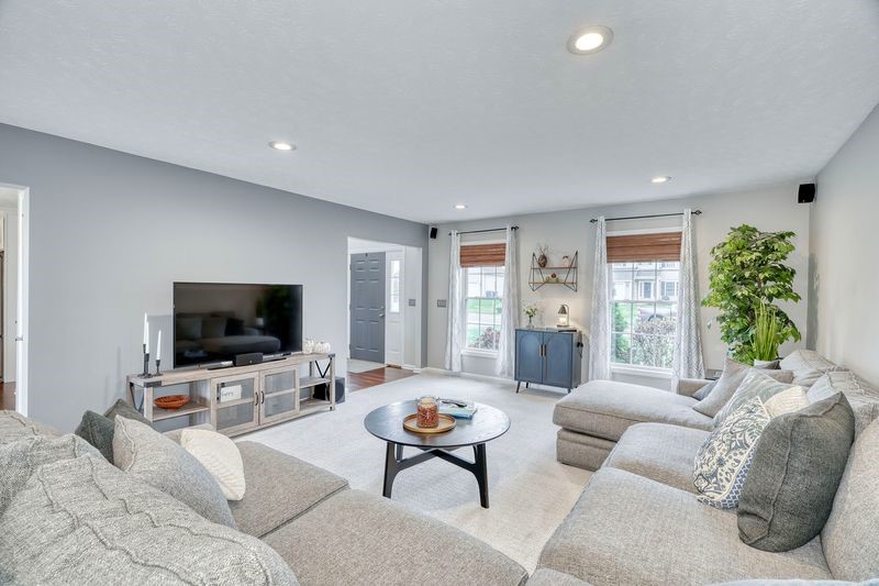 1027 Pondbrook Point Webster, NY 14580 - Photo 5 of 40