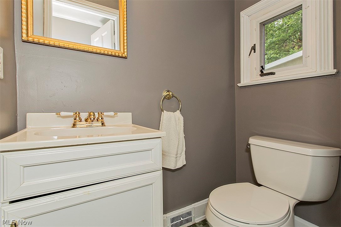 3610 Cummings Road Cleveland, OH 44118 - Photo 17 of 29