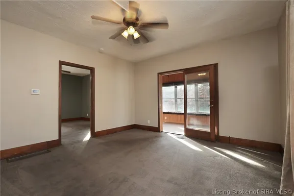 $258,000 | 410 East Charlestown Avenue, Jeffersonville, IN 47130