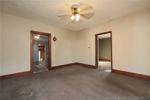 $258,000 | 410 East Charlestown Avenue, Jeffersonville, IN 47130