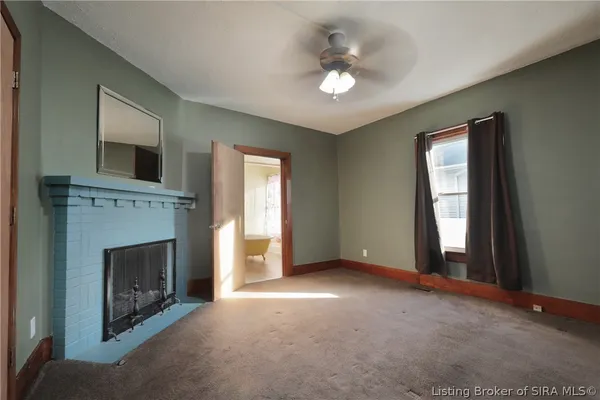 $258,000 | 410 East Charlestown Avenue, Jeffersonville, IN 47130