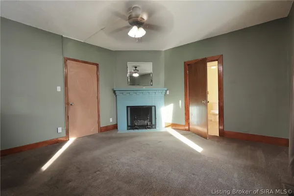 $258,000 | 410 East Charlestown Avenue, Jeffersonville, IN 47130