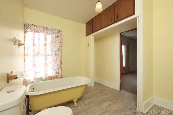 $258,000 | 410 East Charlestown Avenue, Jeffersonville, IN 47130