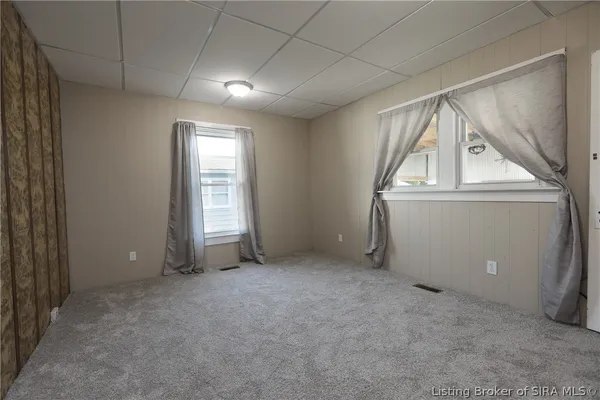 $258,000 | 410 East Charlestown Avenue, Jeffersonville, IN 47130