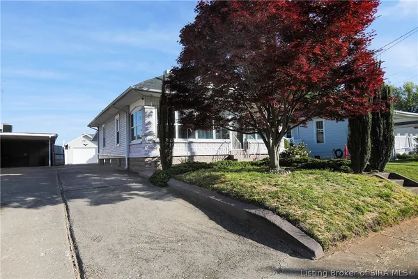 $258,000 | 410 East Charlestown Avenue, Jeffersonville, IN 47130