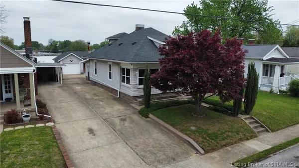 $258,000 | 410 East Charlestown Avenue, Jeffersonville, IN 47130