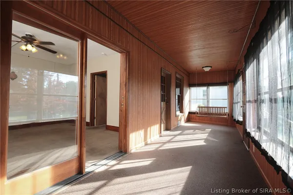 $258,000 | 410 East Charlestown Avenue, Jeffersonville, IN 47130