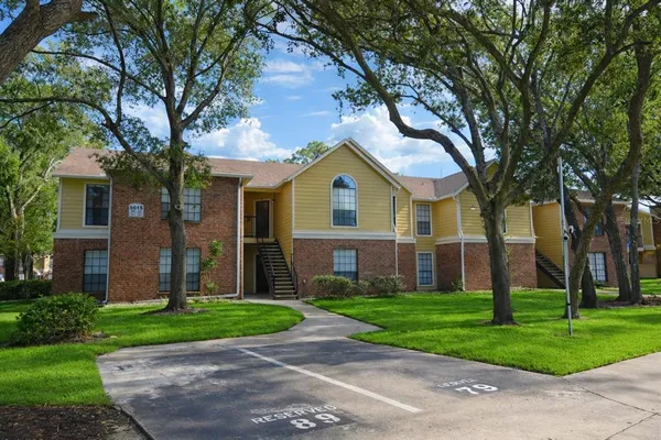 $2,600 | 8613 Mallard Reserve Drive, Unit 202, Tampa, FL 33614