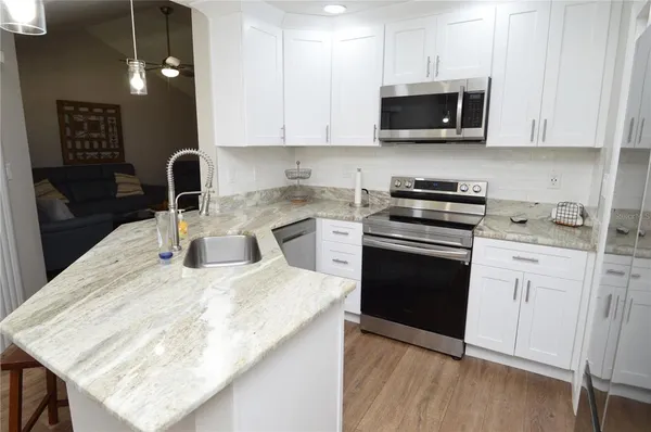 $2,600 | 8613 Mallard Reserve Drive, Unit 202, Tampa, FL 33614