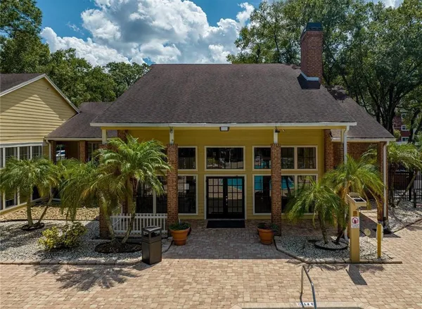 $2,600 | 8613 Mallard Reserve Drive, Unit 202, Tampa, FL 33614