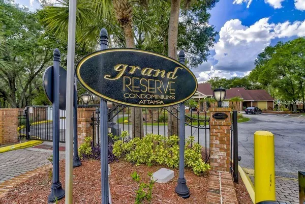 $2,600 | 8613 Mallard Reserve Drive, Unit 202, Tampa, FL 33614