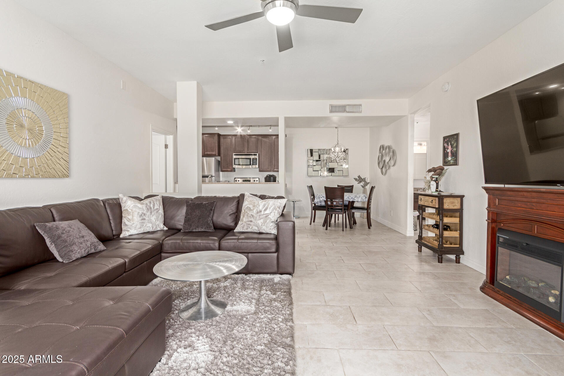 14145 North 92nd Street, Unit 1024 Scottsdale, AZ 85260 - Photo 3 of 32 08 - 92nd