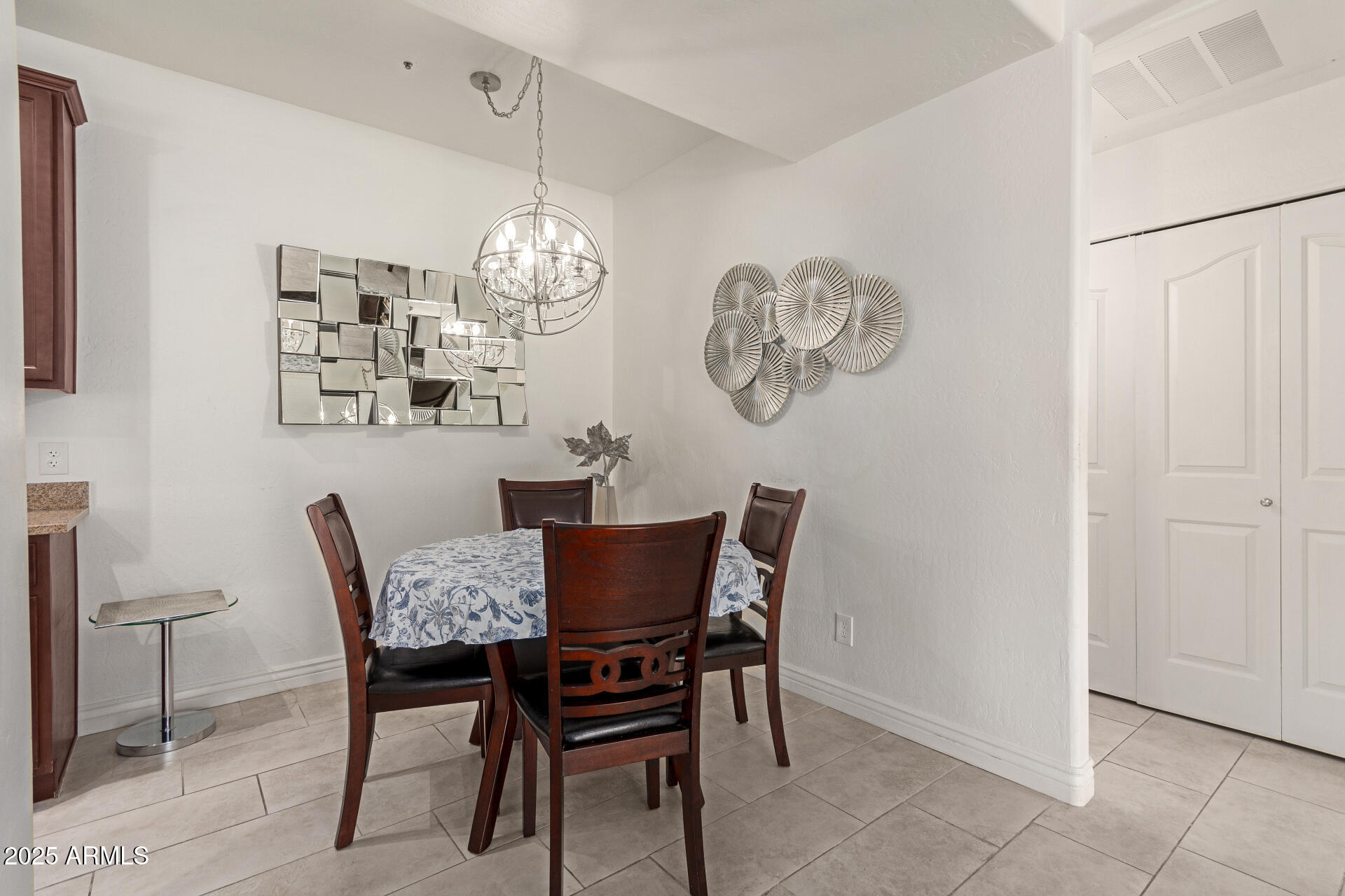 14145 North 92nd Street, Unit 1024 Scottsdale, AZ 85260 - Photo 8 of 32 09 - 92nd