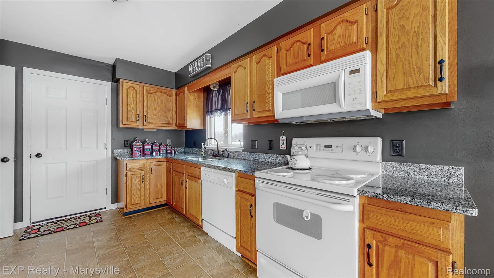 8678 Wildcat Road Jeddo, MI 48032 - Photo 7 of 36 1711499.jpg