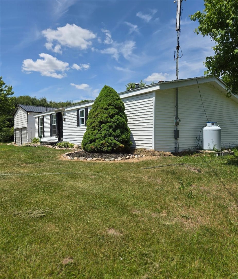 475 Tyler Road Wayland, MI 49348 - Photo 8 of 40
