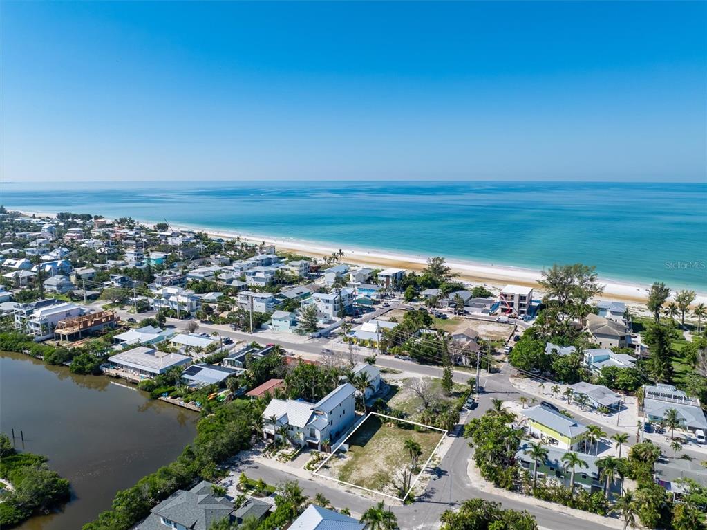 607 Jacaranda Road Anna Maria, FL 34216 - Photo 9 of 10 Gallery Image 9