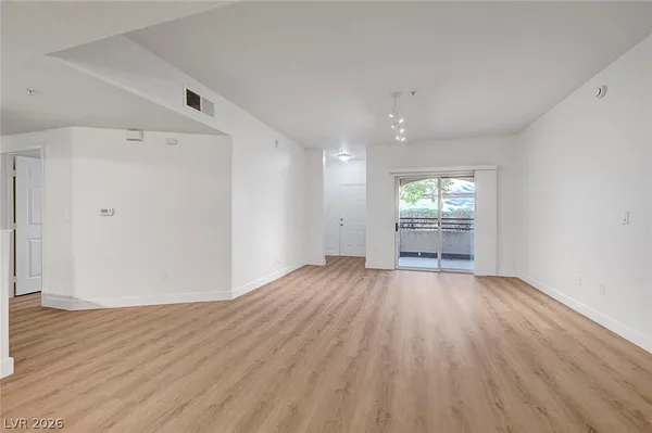 $1,875 | 2291 West Horizon Ridge Parkway, Unit 5129, Henderson, NV 89052