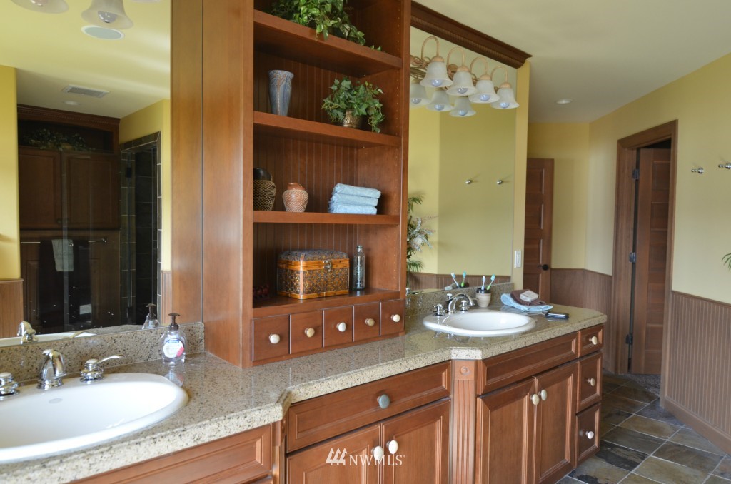 92 South Bennett Road Chelan, WA 98816 - Photo 14 of 25 Gallery Image 14