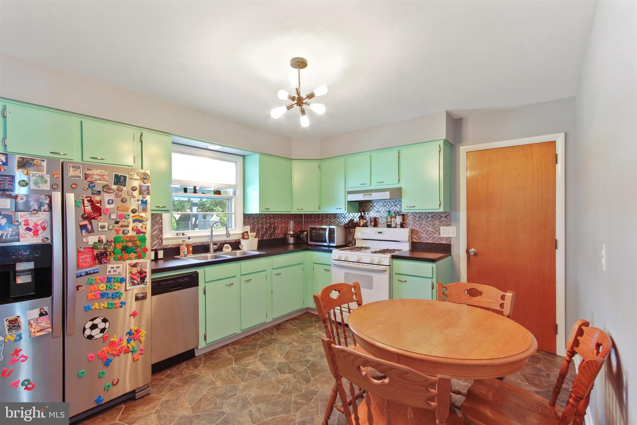 307 Kendale Road Red Lion, PA 17356 - Photo 6 of 25 Gallery Image 6