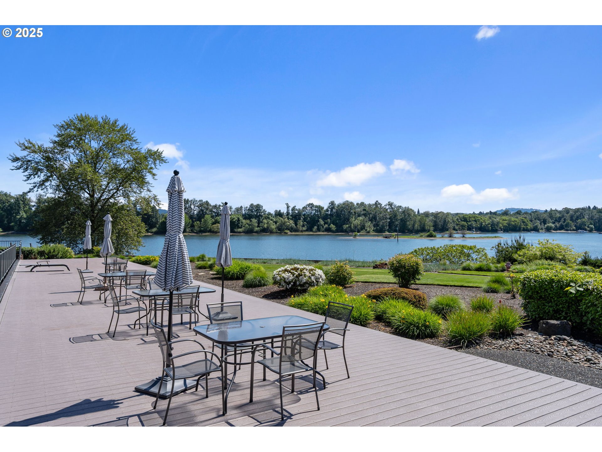 5620 South Riverside Lane, Unit 3 Portland, OR 97239 - Photo 36 of 41 a view of a lake with furniture and city view