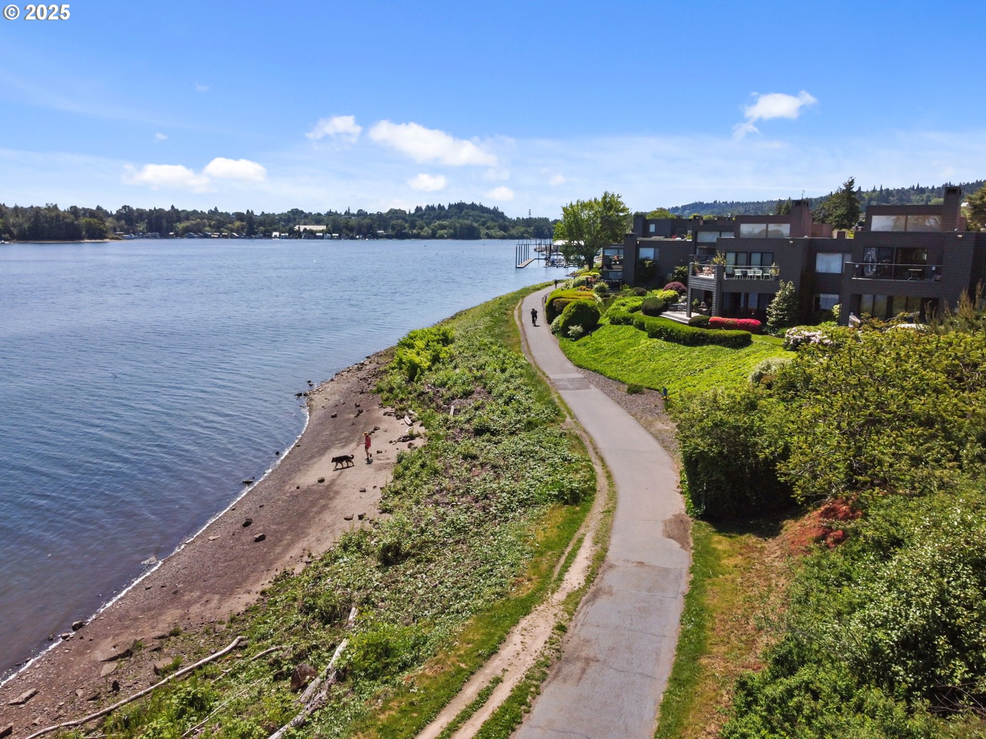 5620 South Riverside Lane, Unit 3 Portland, OR 97239 - Photo 37 of 41 a view of a lake with a lake