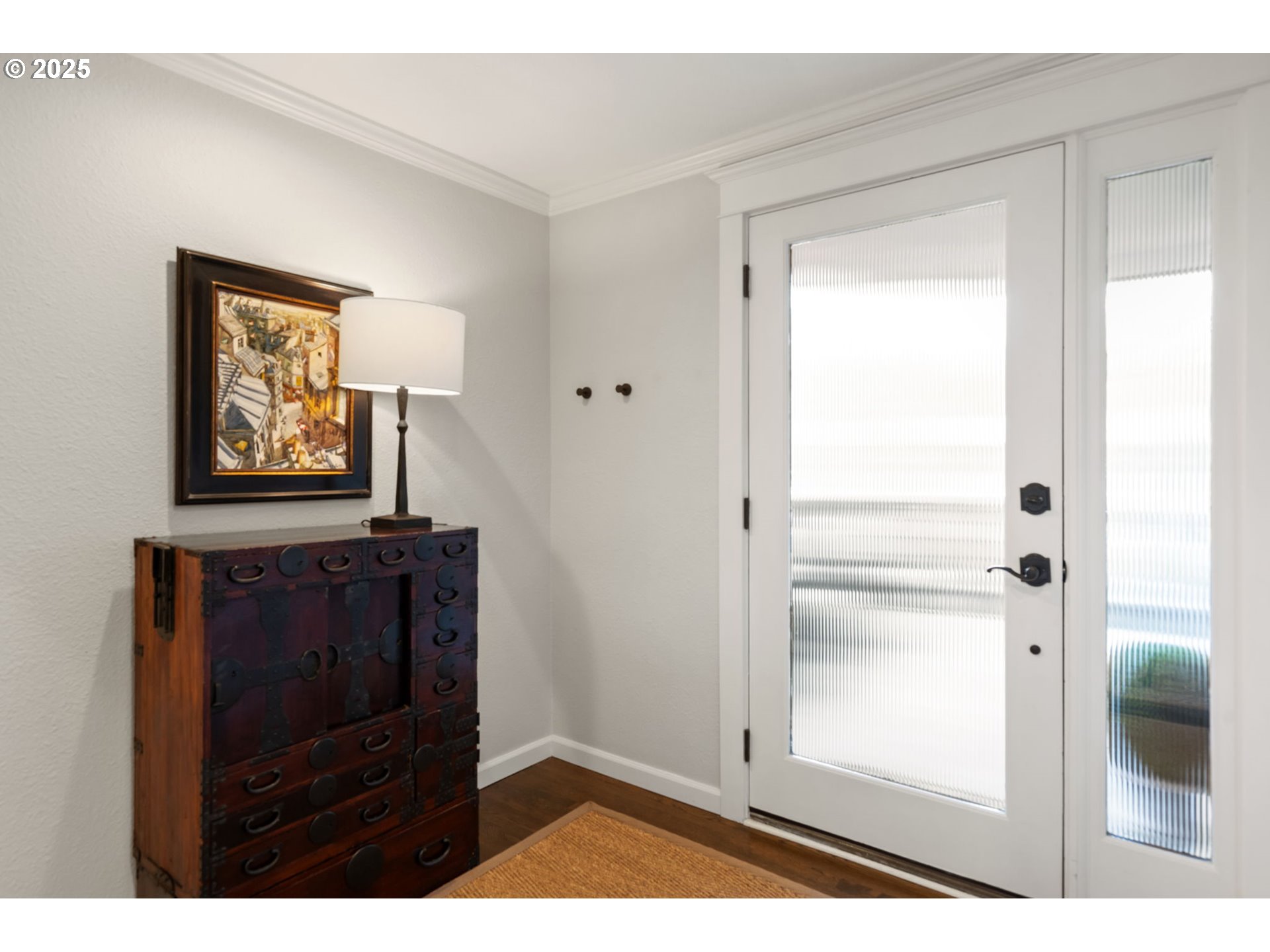 5620 South Riverside Lane, Unit 3 Portland, OR 97239 - Photo 5 of 41 a view of bedroom with wooden floor