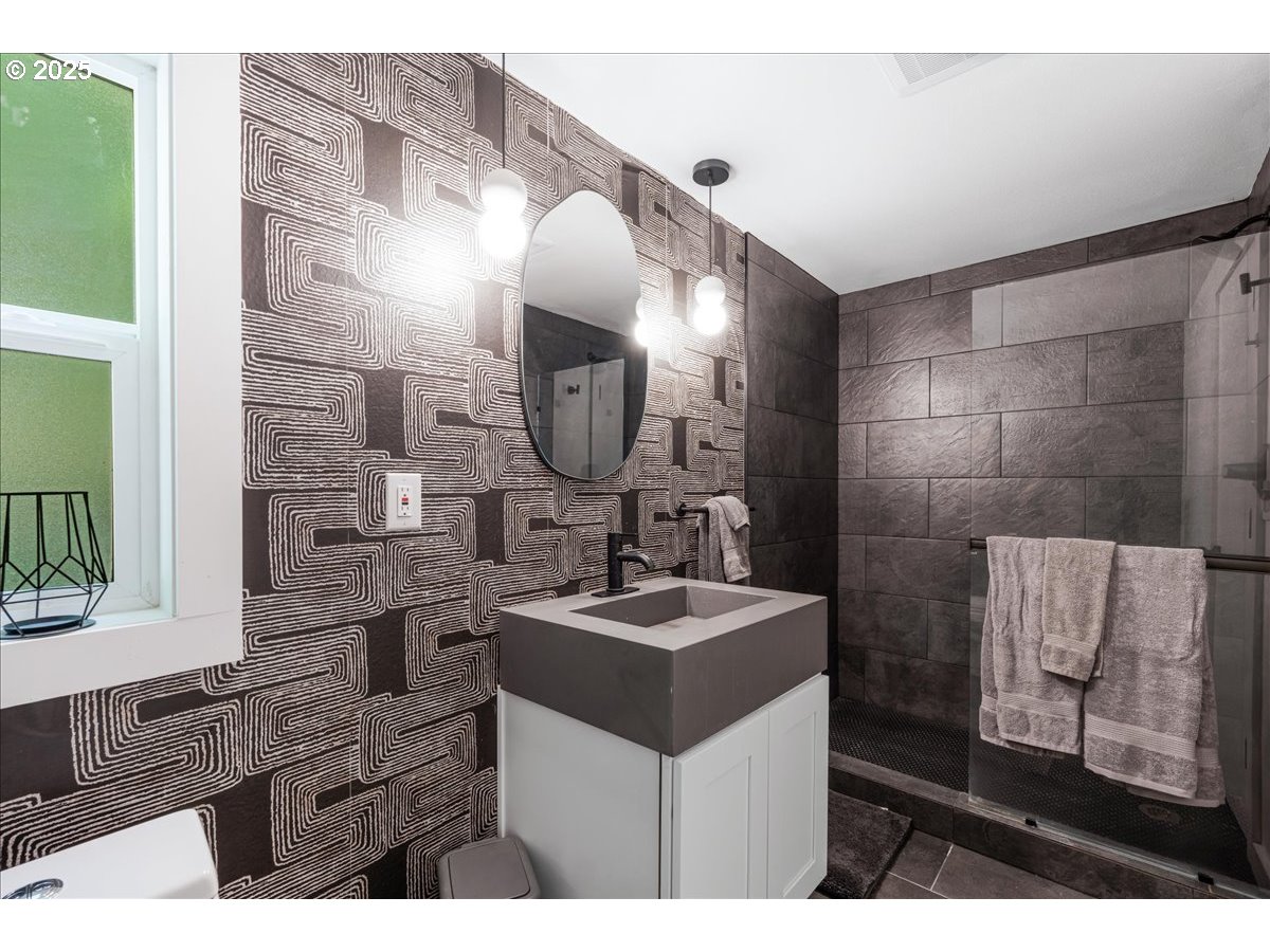 10580 Northeast Fox Farm Road Newberg, OR 97132 - Photo 23 of 46