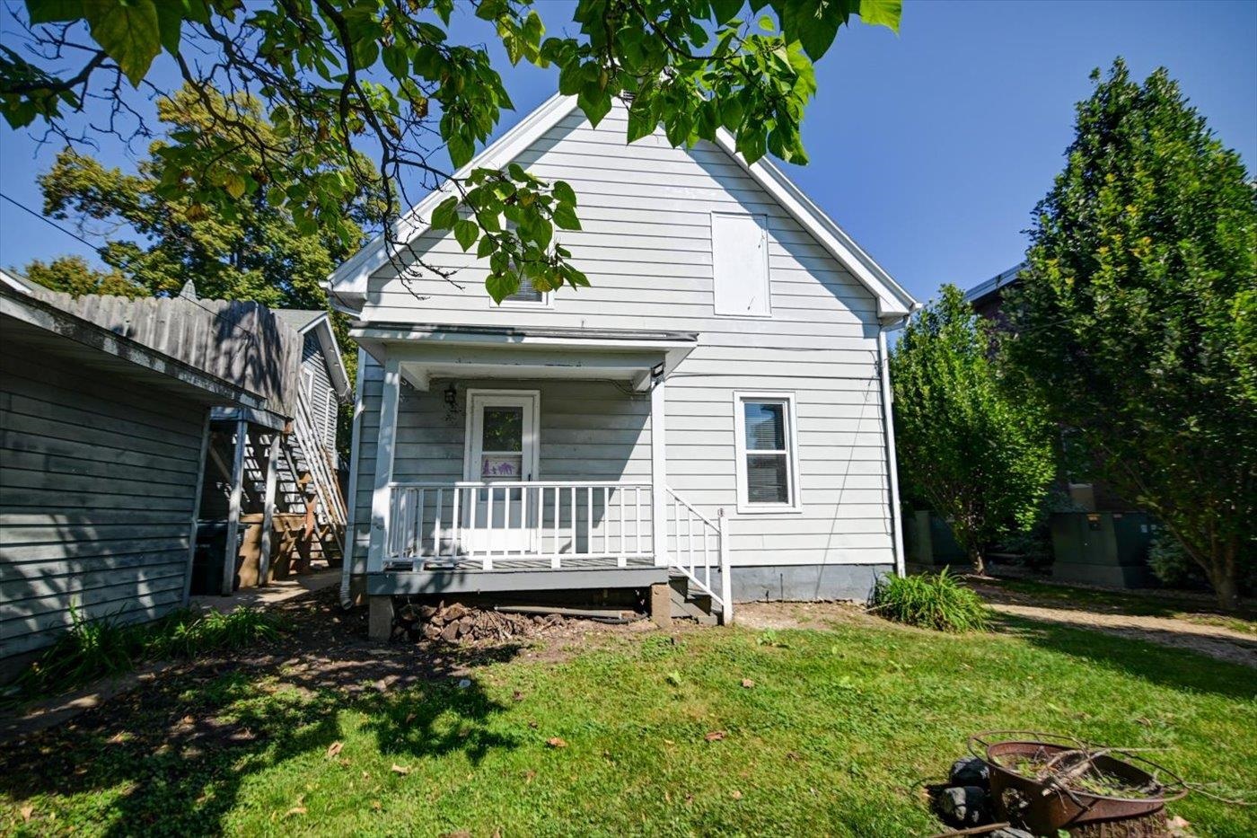 927 Drake Street Madison, WI 53715 - Photo 6 of 32