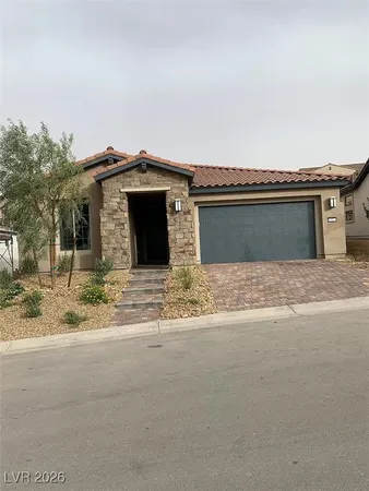 $2,995 | 92 Lake Oasis Street, Henderson, NV 89011