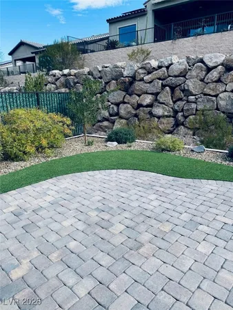 $2,995 | 92 Lake Oasis Street, Henderson, NV 89011