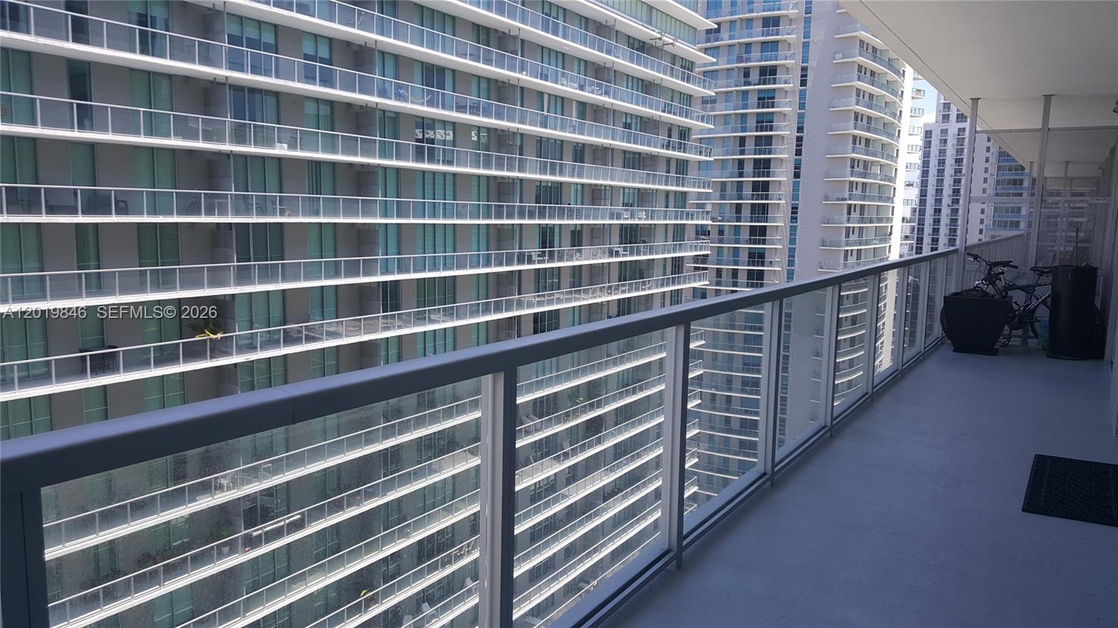 79 Southwest 12th Street, Unit 3509S Miami, FL 33130 - Photo 14 of 28
