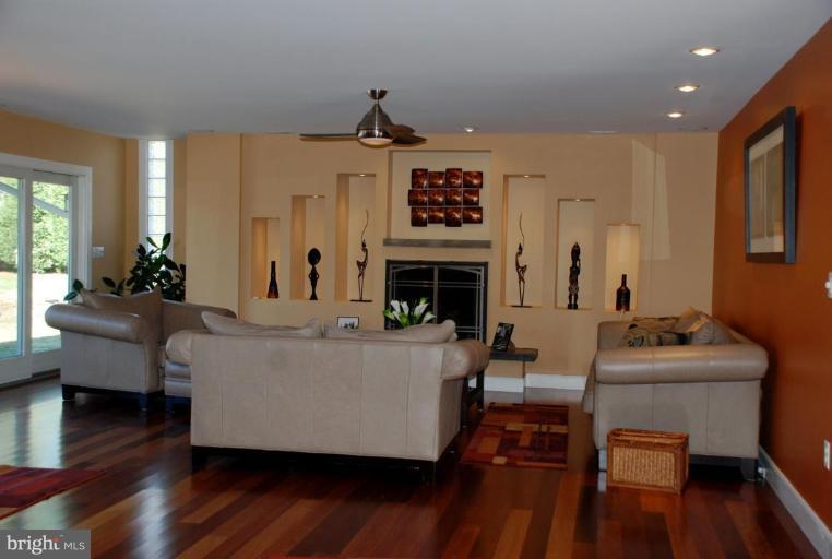 304 Queens Colony High Road Stevensville, MD 21666 - Photo 21 of 23 Living Room