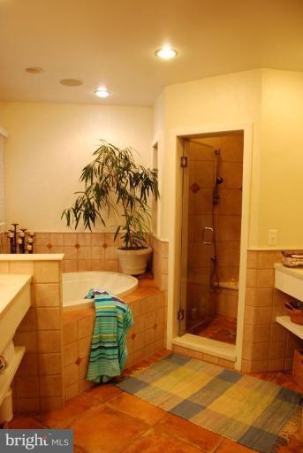 304 Queens Colony High Road Stevensville, MD 21666 - Photo 7 of 23 Master Bath