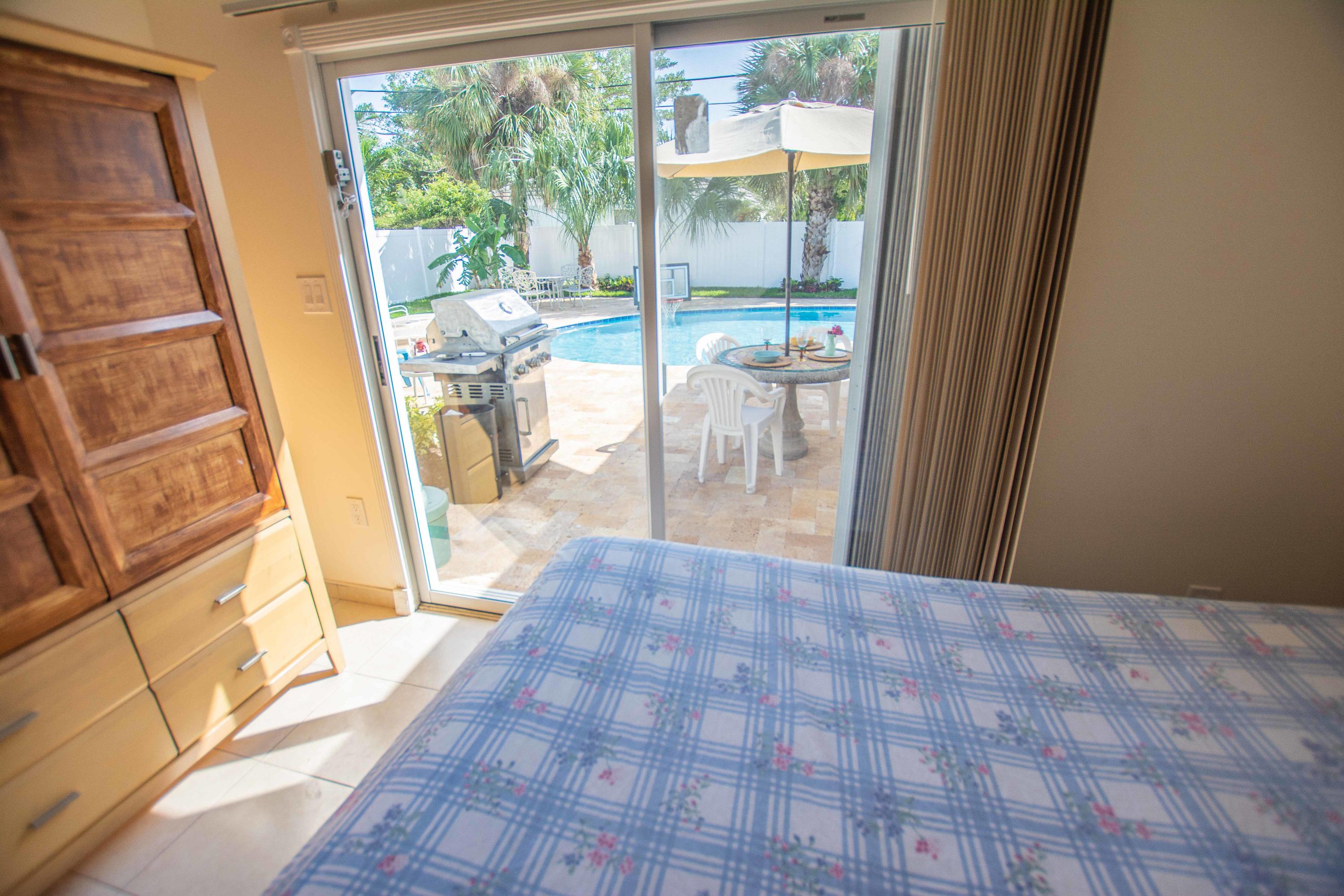 1165 Cabana Road, Unit 6 Riviera Beach, FL 33404 - Photo 3 of 12 DSC_0024