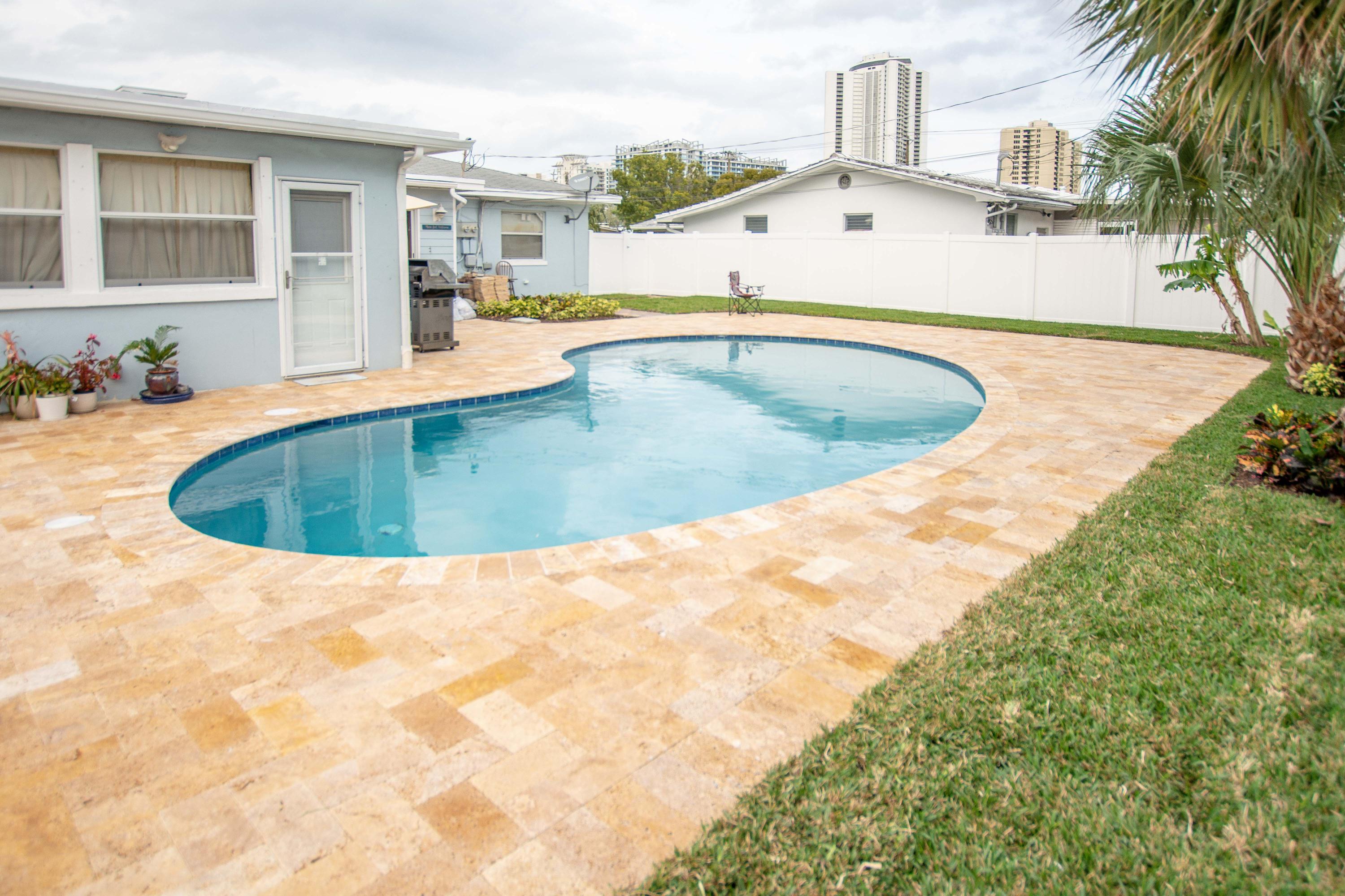 1165 Cabana Road, Unit 6 Riviera Beach, FL 33404 - Photo 6 of 12 DSC_1263