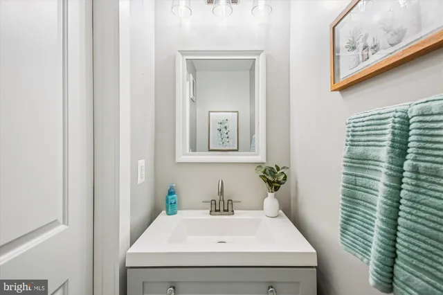 $525,000 | 4315 New Hampshire Avenue Northwest, Unit 1, Washington, DC 20011