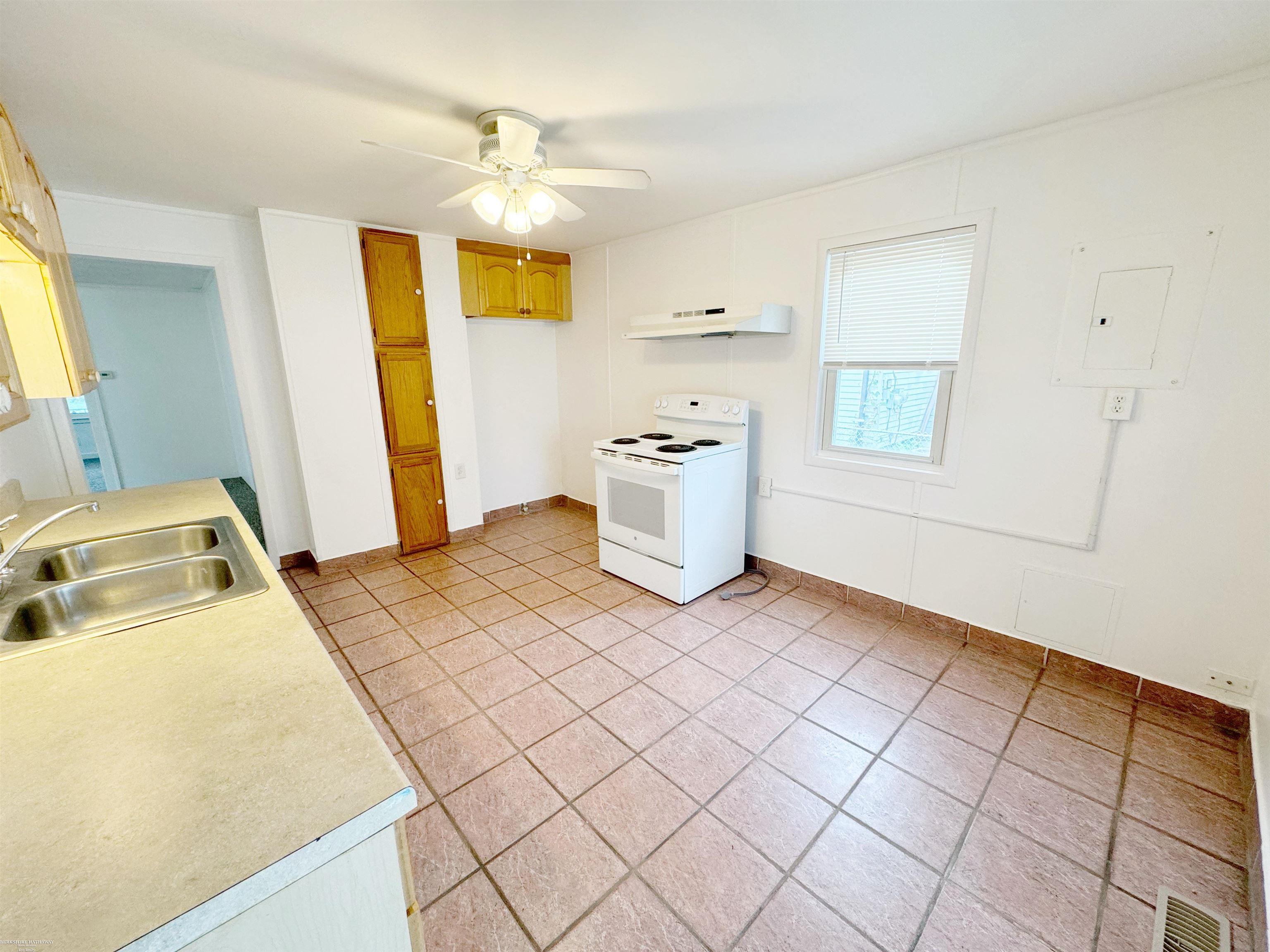 22141 Cushing Avenue Eastpointe, MI 48021 - Photo 10 of 21