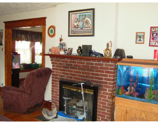 67 Howes Street Springfield, MA 01118 - Photo 2 of 7
